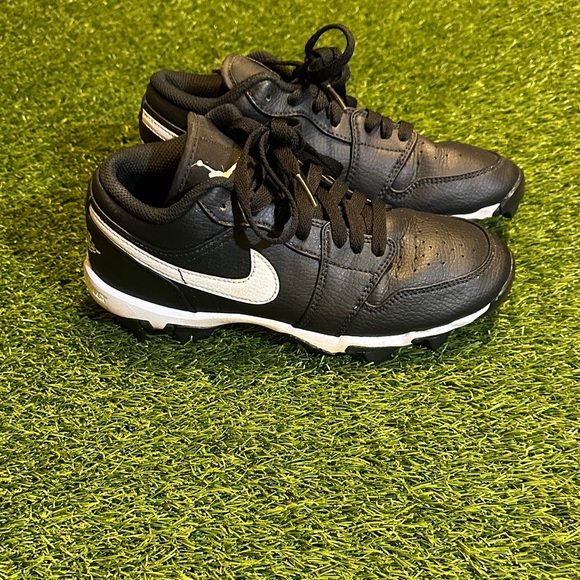 Jordan 1 Retro Youth Baseball Cleats Size 5Y - Picture 2 of 6